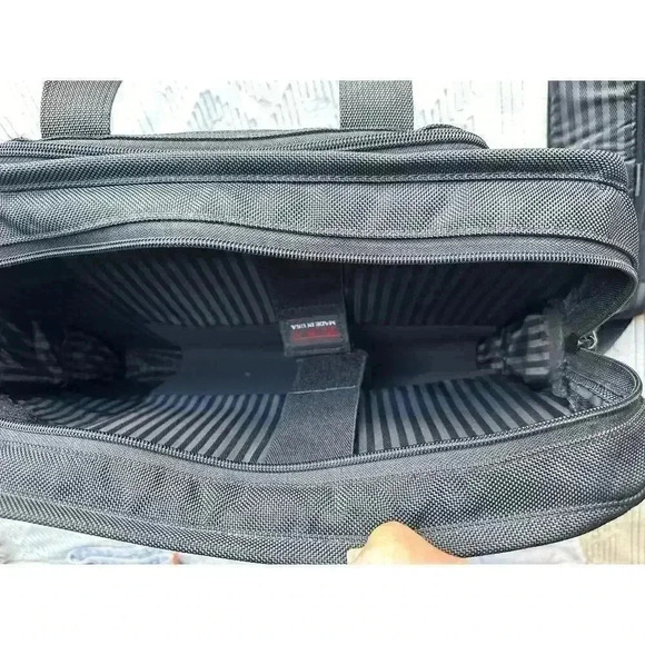 TUMI Black Nylon Canvas Laptop Messenger Portfolio Bag & TUMI Cord Pouch - Picture 8 of 11